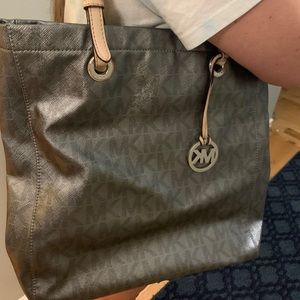 Michael kors purse